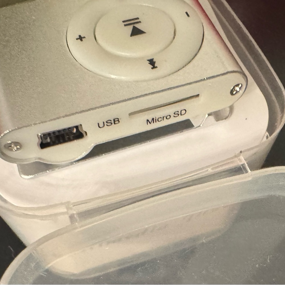 MP3 Multimedia Player - White - Picture 6 of 7
